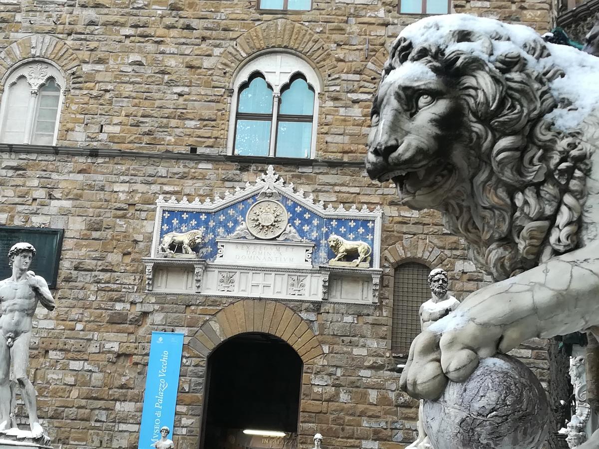 Lost In Florence Luaran gambar